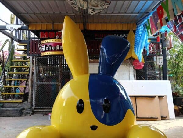 ผลงาน Rabbit Mascot หุ่นไฟเบอร์กลาส หุ่นขี้ผึ้ง งานกัดโฟม งานหุ่นโฟมเคลือบแข็ง