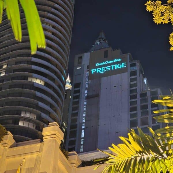 รีวิวผลงานป้าย GCP PRESTIGE ป้ายอาคารสูง อักษรไฟออกหน้าบนอาคารสูง