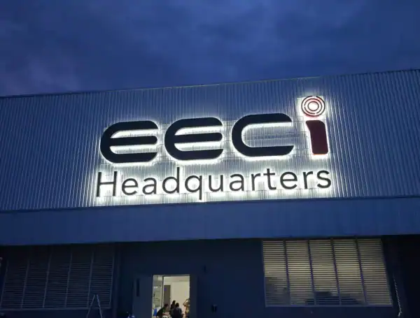ผลงานป้ายติดอาคาร ผลงาน EECi LOGO